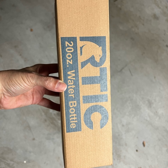 RTIC water bottle - Pacific Blue - 20 oz - Picture 2 of 3